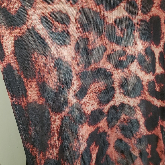 LEOPARD LOVE - Picture 2 of 2